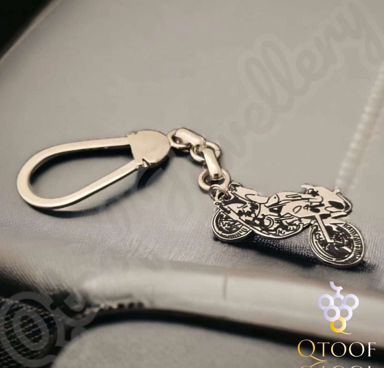 ميدالية دراجة نارية